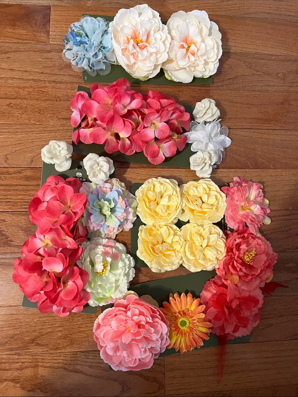 Bloom Floral Clip Flowers 18 in Total - Like New! 23 Flowers in Total!!